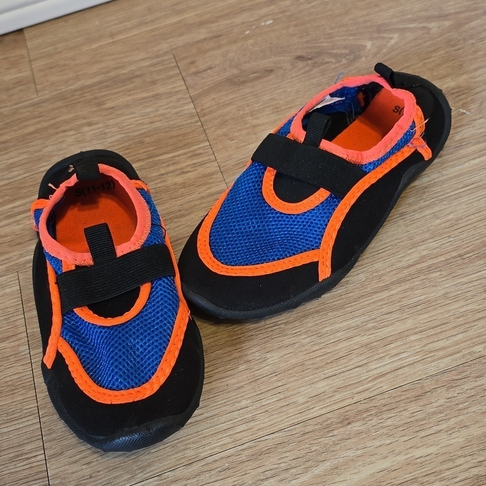 Water/Beach ShoesUnisex  Royal Blue & Orange Color Size Small 11/12